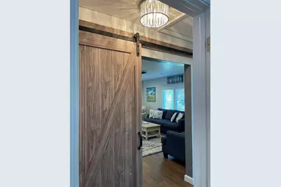 1329 Royal Palm Drive S, Saint Petersburg, FL 33707 - Photo 8