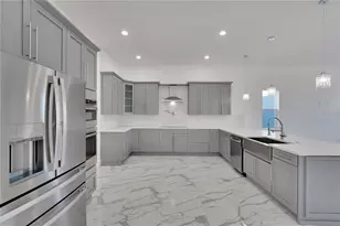 6516 Simone Shores Cir, Apollo Beach, FL 33572 - Photo 14