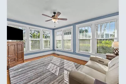231 72nd Street N, Saint Petersburg, FL 33710 - Photo 8
