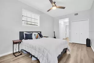 316 8th St S, Saint Petersburg, FL 33701 - Photo 14