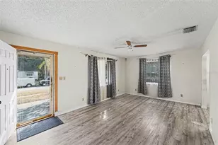 2405 44th St S, Saint Petersburg, FL 33711 - Photo 4