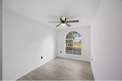 6302 Silver Oaks Drive, Zephyrhills, FL 33542 - Photo 20