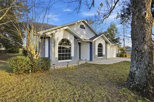 6302 Silver Oaks Dr, Zephyrhills, FL 33542 - Photo 4