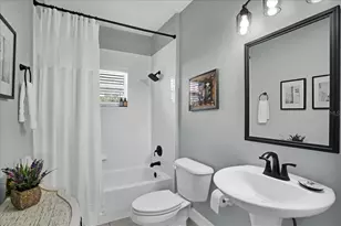 2226 Climbing Ivy Dr, Tampa, FL 33618 - Photo 60