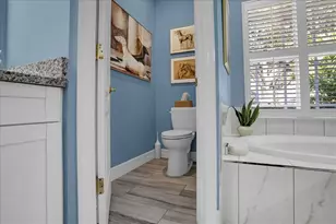 2226 Climbing Ivy Dr, Tampa, FL 33618 - Photo 42