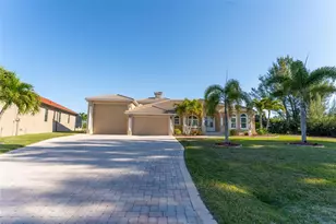 10544 Poughkeepsie Cir, Port Charlotte, FL 33981 - Photo 2