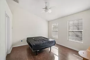 11008 Black Swan Ct, Seffner, FL 33584 - Photo 14