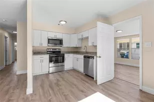 1010 Fairmont St, Clearwater, FL 33755 - Photo 10