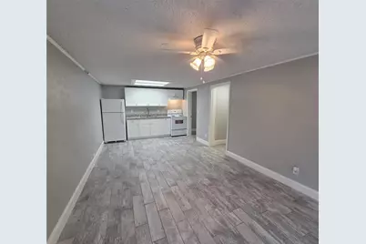 1400 Strawberry Place #18, Plant City, FL 33563 - Photo 2