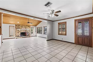 10301 Trail Ridge Ln, Tampa, FL 33624 - Photo 6