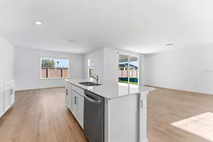 1361 Allagash Dr, Zephyrhills, FL 33540 - Photo 4