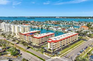 113 Island Way, Clearwater Beach, FL 33767 - Photo 40