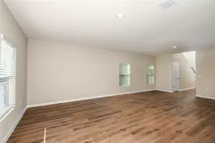 36696 Sagemoor Dr, Zephyrhills, FL 33541 - Photo 6
