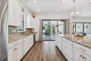 8723 Sorano Villa Dr, Tampa, FL 33647 - Photo 14