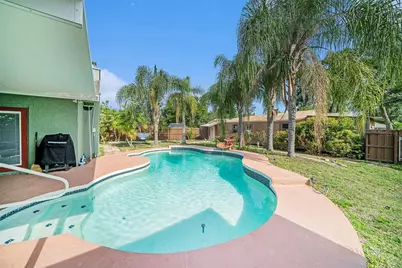 1813 Nova Drive, Valrico, FL 33596 - Photo 4