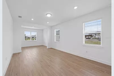 37864 Gunnison Drive, Zephyrhills, FL 33540 - Photo 10