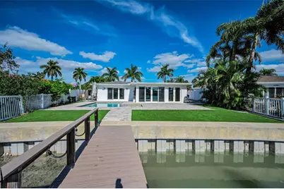 10132 Yacht Club Drive, Treasure Island, FL 33706 - Photo 6