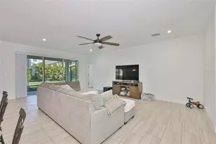 5839 Silver Sun Dr, Apollo Beach, FL 33572 - Photo 10