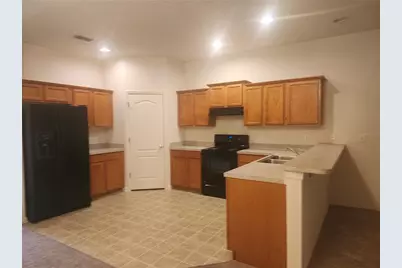 1043 Andrew Aviles Circle, Tampa, FL 33619 - Photo 4