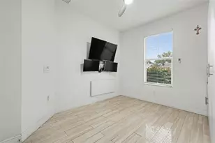 1903 W State St, Tampa, FL 33606 - Photo 12