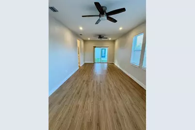 1516 59th Street N, Saint Petersburg, FL 33710 - Photo 8