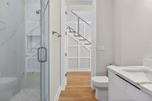 301 79th St S, Saint Petersburg, FL 33707 - Photo 18