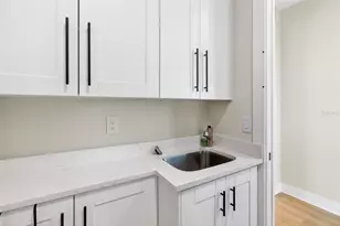 301 79th St S, Saint Petersburg, FL 33707 - Photo 36