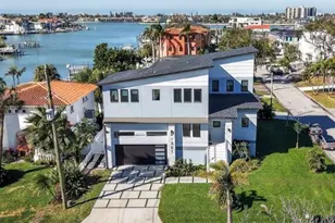 301 79th St S, Saint Petersburg, FL 33707 - Photo 2