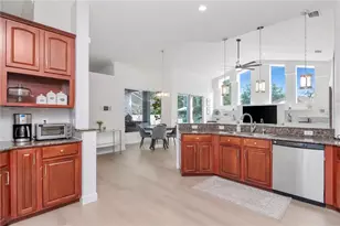 14229 Creek Run Dr, Riverview, FL 33579 - Photo 6