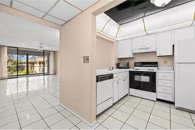 12300 Vonn Road #1205, Largo, FL 33774 - Photo 4