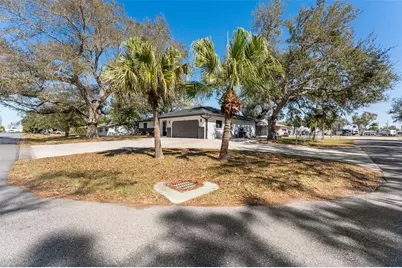 4227 Blossom Road, Venice, FL 34293 - Photo 2