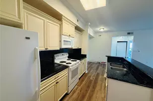 5621 Pinnacle Heights Cir, Tampa, FL 33624 - Photo 4