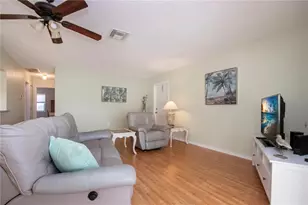 202 Glen Ellen Pl, Sun City Center, FL 33573 - Photo 14