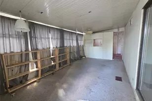 3300 26th Ave E, Bradenton, FL 34208 - Photo 2