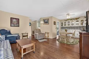 39115 Ola Ave, Zephyrhills, FL 33542 - Photo 8