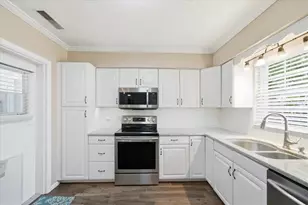 1926 Sandra Dr, Clearwater, FL 33764 - Photo 22