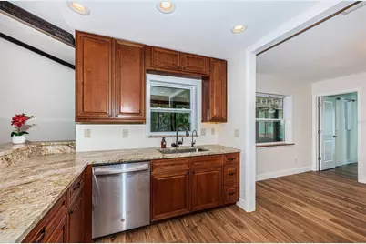 4723 114th Street N, Madeira Beach, FL 33708 - Photo 12