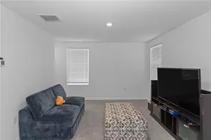 37357 Sharks Eye Ln, Zephyrhills, FL 33541 - Photo 8