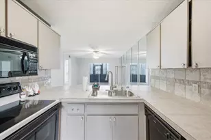 11201 122nd Ave, Largo, FL 33778 - Photo 4