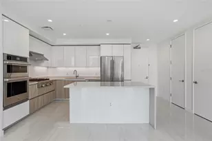 400 Central Ave, Saint Petersburg, FL 33701 - Photo 12