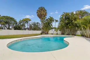 4601 Venetian Blvd NE, Saint Petersburg, FL 33703 - Photo 22