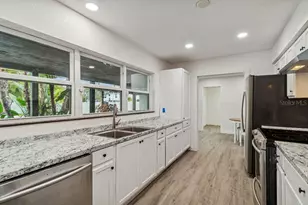 4601 Venetian Blvd NE, Saint Petersburg, FL 33703 - Photo 8