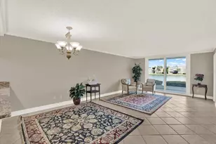 7625 Sun Island Dr S, South Pasadena, FL 33707 - Photo 6