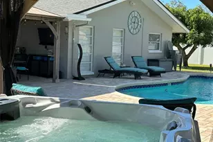 2686 Clubhouse Dr S, Clearwater, FL 33761 - Photo 42