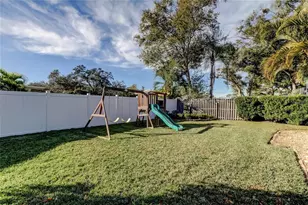 2686 Clubhouse Dr S, Clearwater, FL 33761 - Photo 10