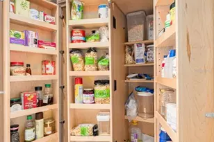 8198 Terrace Garden Dr N, Saint Petersburg, FL 33709 - Photo 10