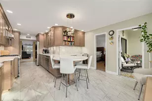 8198 Terrace Garden Dr N, Saint Petersburg, FL 33709 - Photo 14