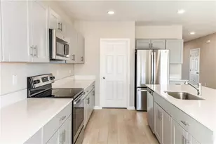 12831 Canter Call Rd, Lithia, FL 33547 - Photo 2