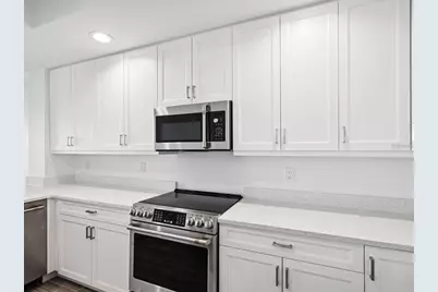 125 Island Way #304, Clearwater Beach, FL 33767 - Photo 6