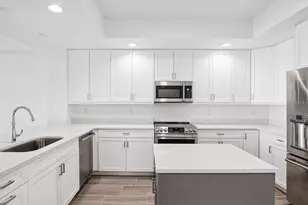 125 Island Way, Clearwater Beach, FL 33767 - Photo 4